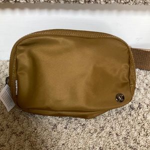 NWT Lululemon Everywhere Belt Bag